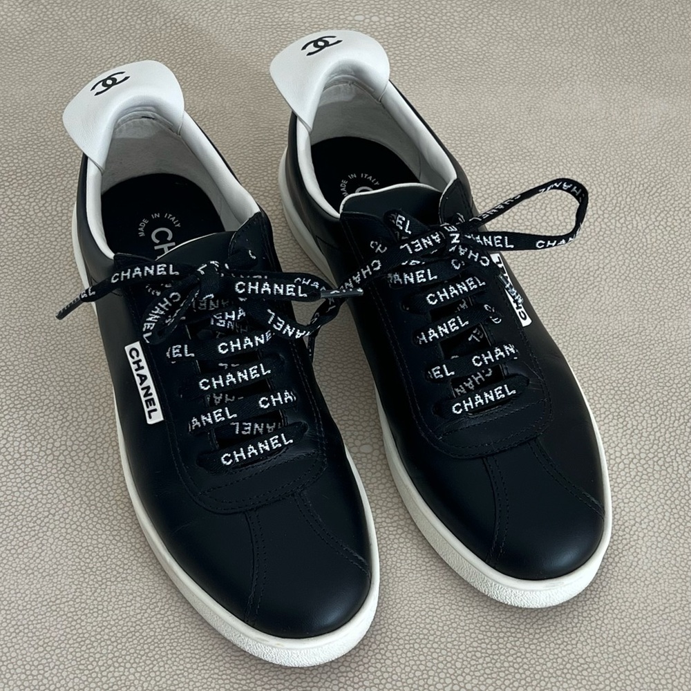Chanel Black Leather CC Logo Lace Logo Sneakers EU 38